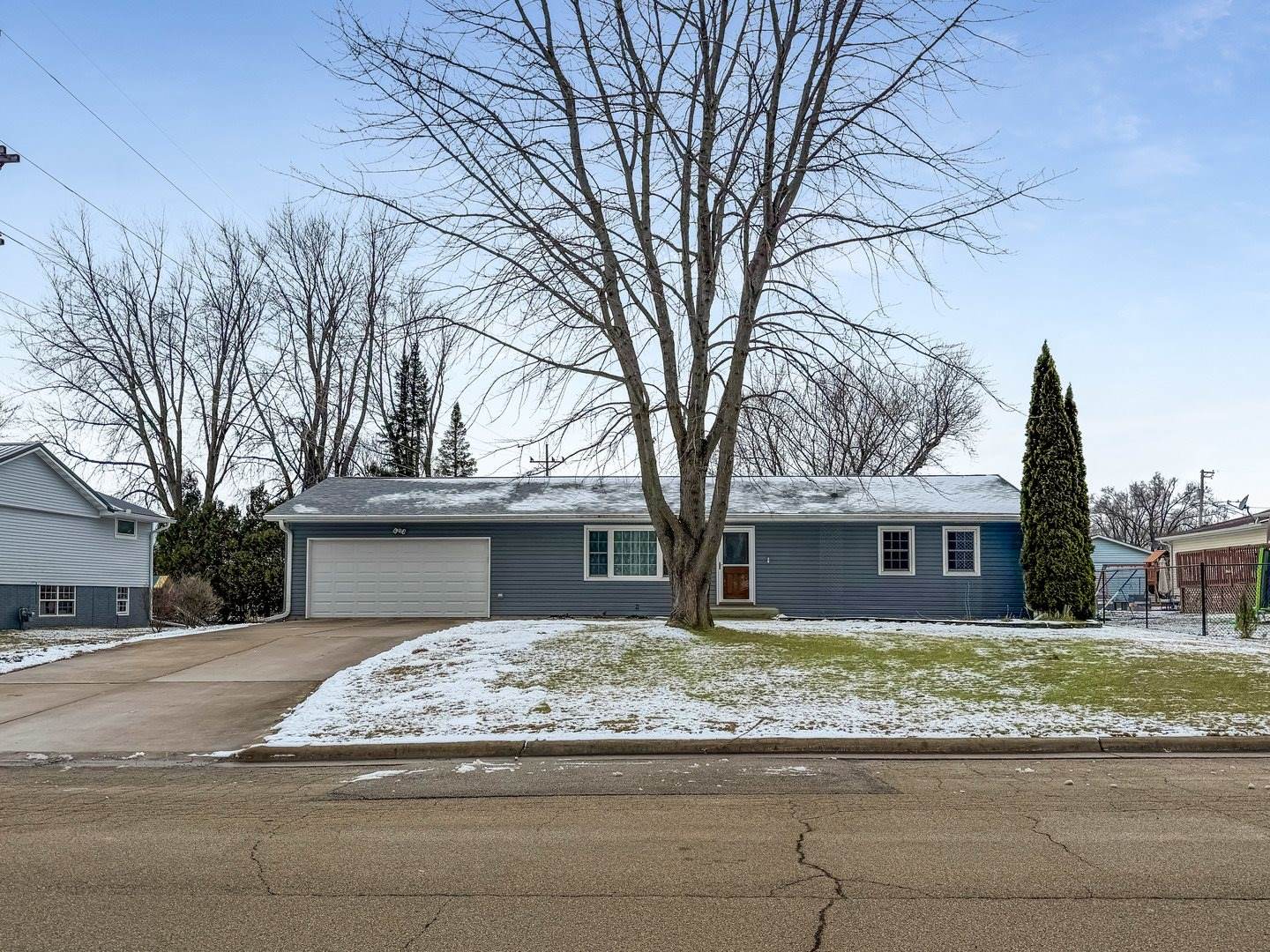 711 Virginia Avenue, Lena, IL 61048