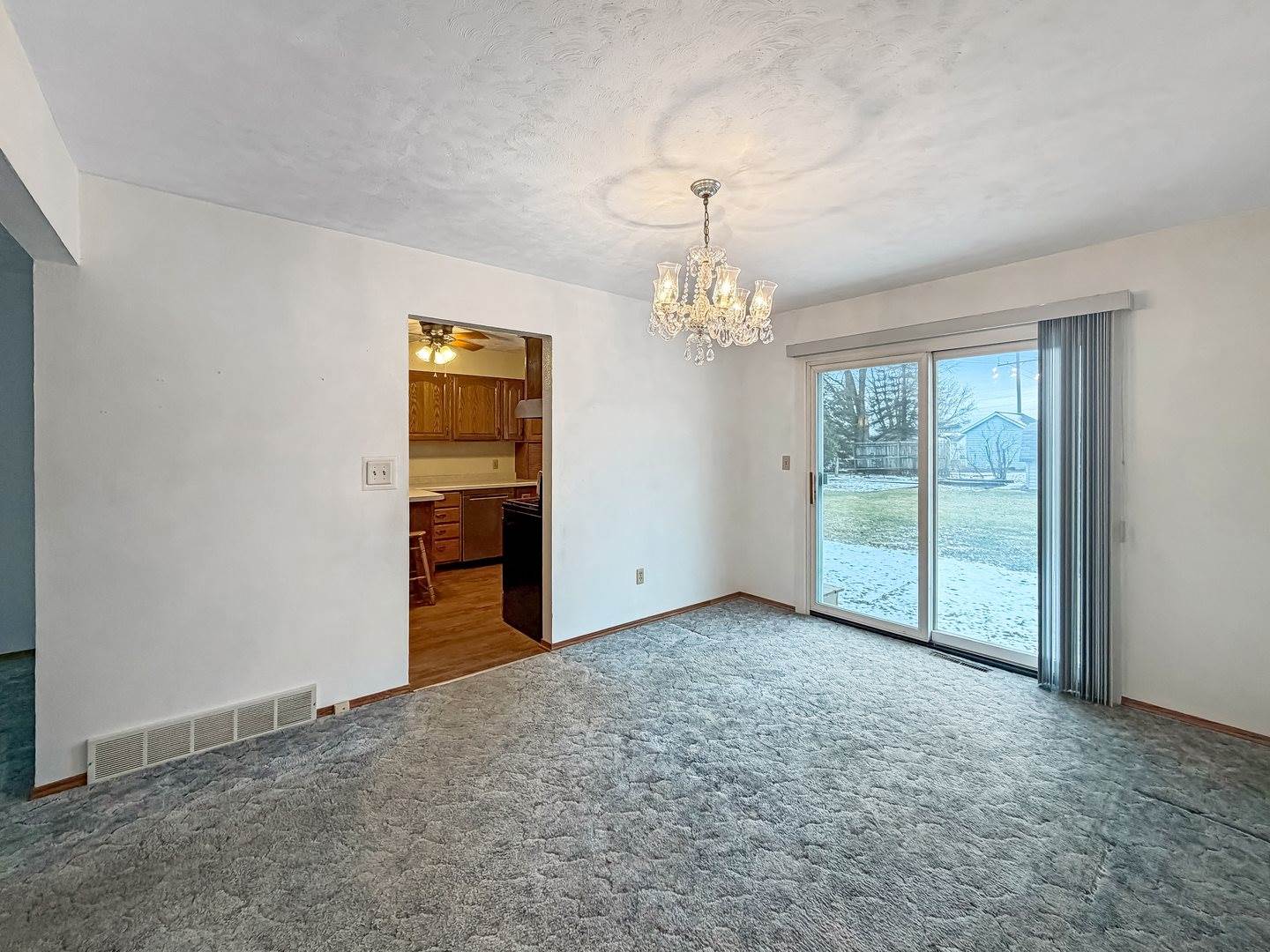 711 Virginia Avenue, Lena, IL 61048