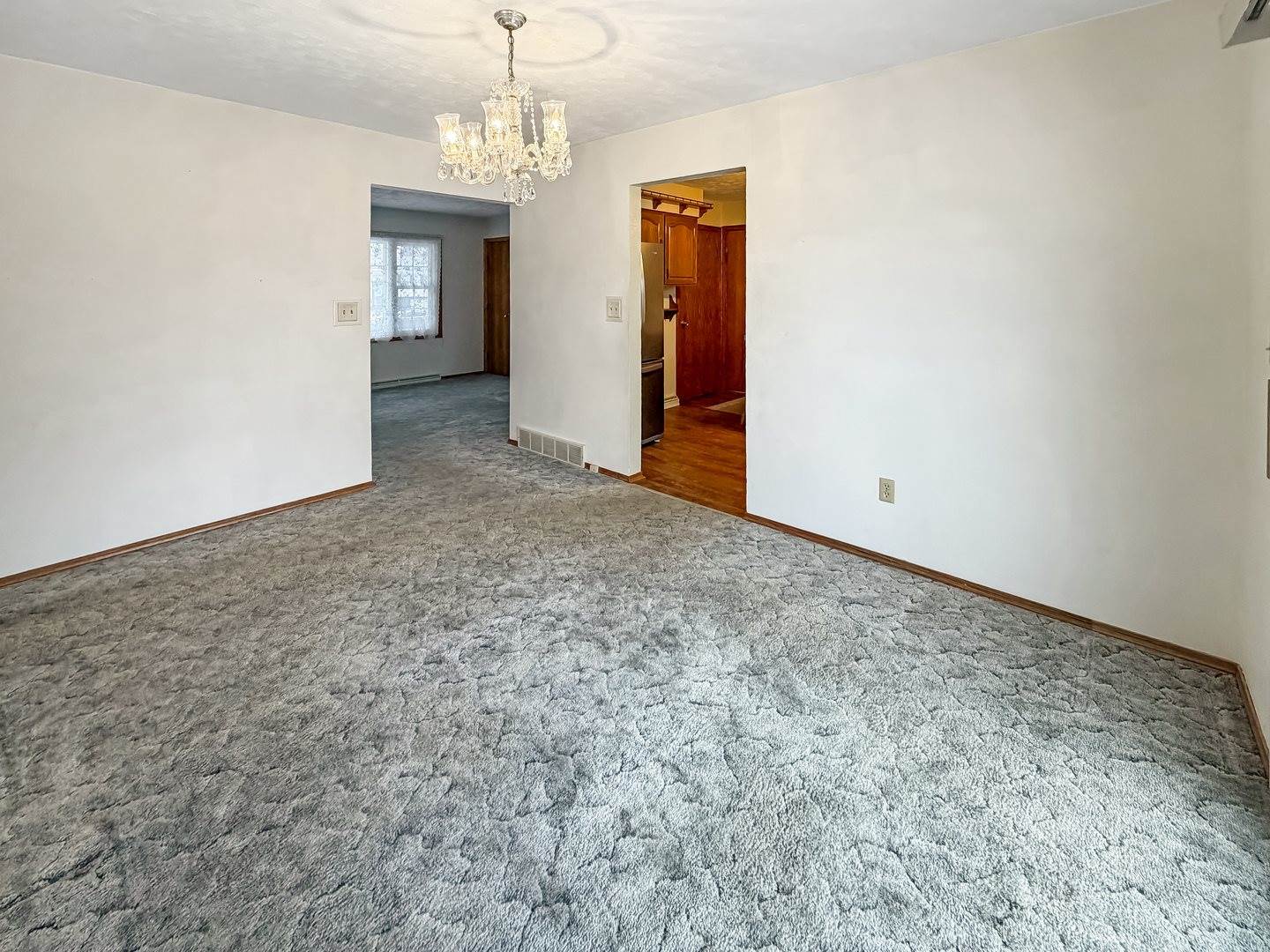 711 Virginia Avenue, Lena, IL 61048