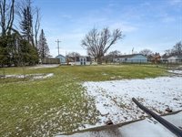 711 Virginia Avenue, Lena, IL 61048