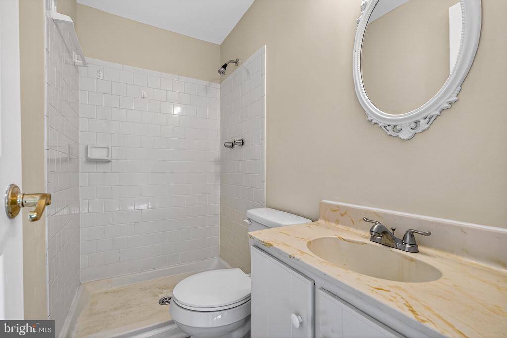 23 Guinevere Court, Baltimore, MD 21237