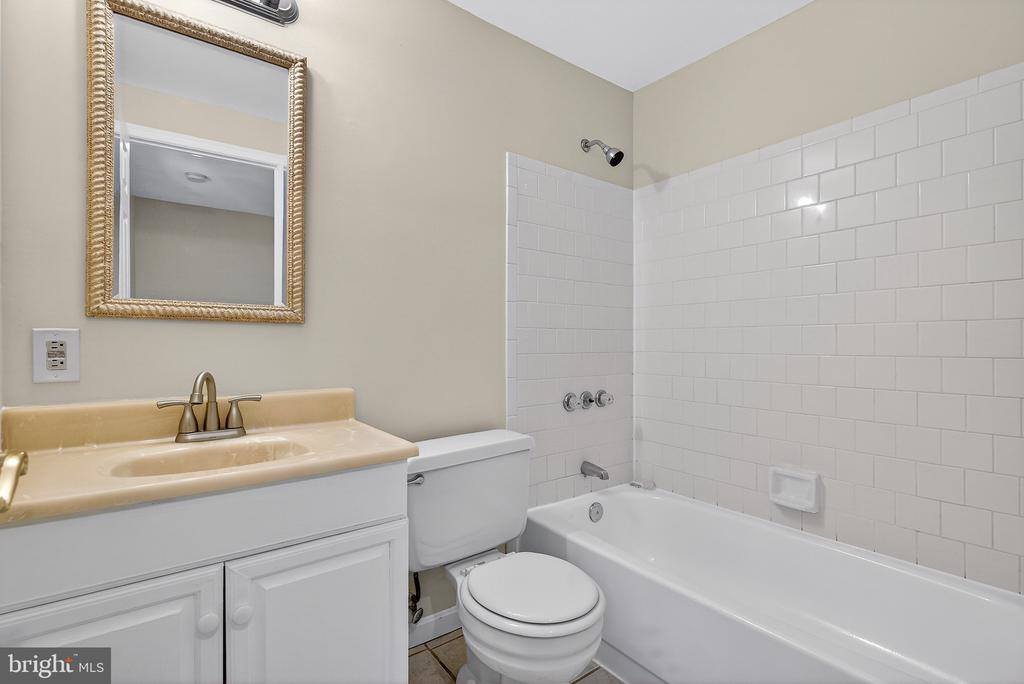 23 Guinevere Court, Baltimore, MD 21237