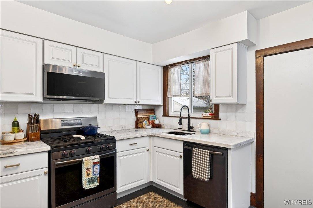 36 Lyndhurst Avenue, Buffalo, NY 14216