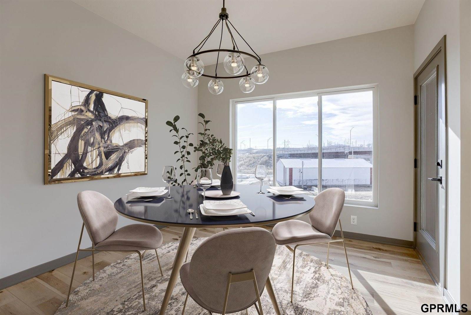 18467 Greenleaf Street, Omaha, NE 68136