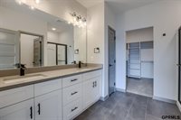 18467 Greenleaf Street, Omaha, NE 68136