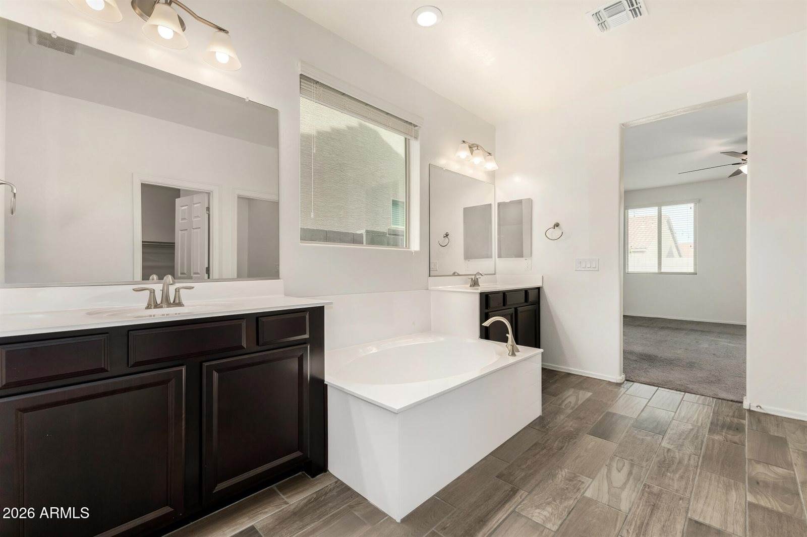 1950 West Larissa Lane, San Tan Valley, AZ 85144