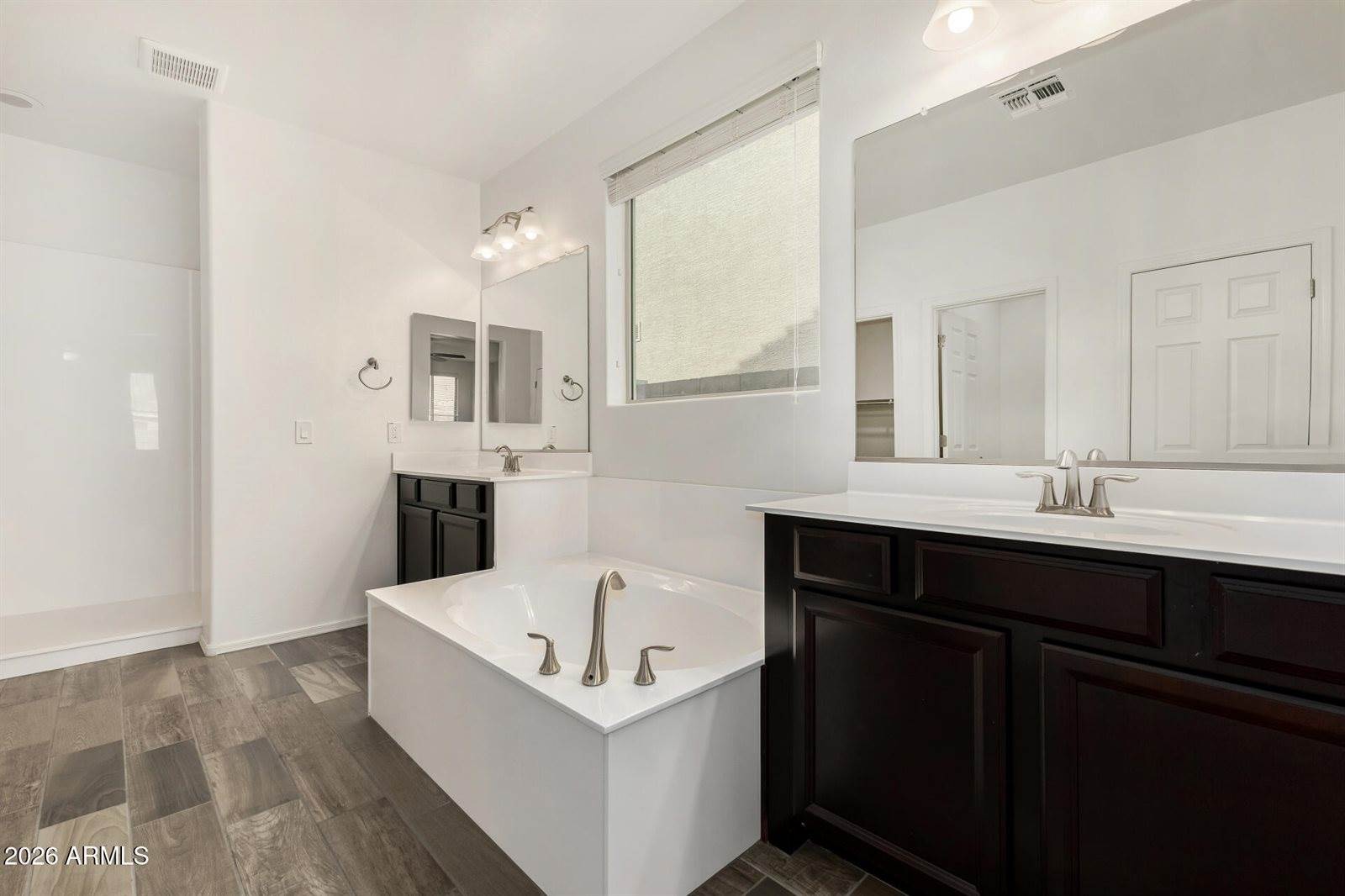 1950 West Larissa Lane, San Tan Valley, AZ 85144