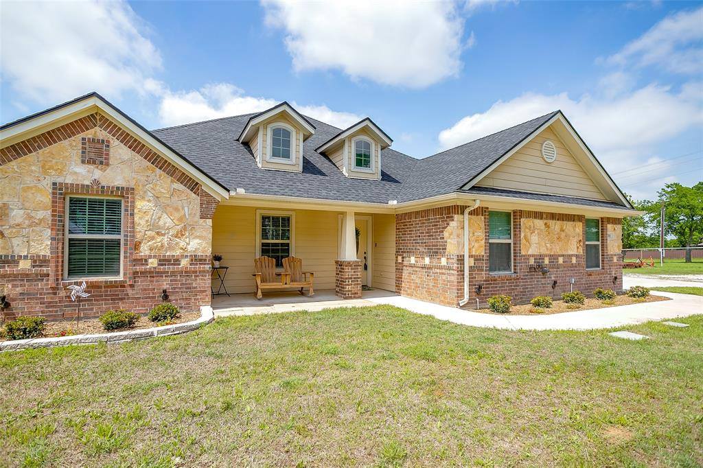 203 County Road 4221, Decatur, TX 76234