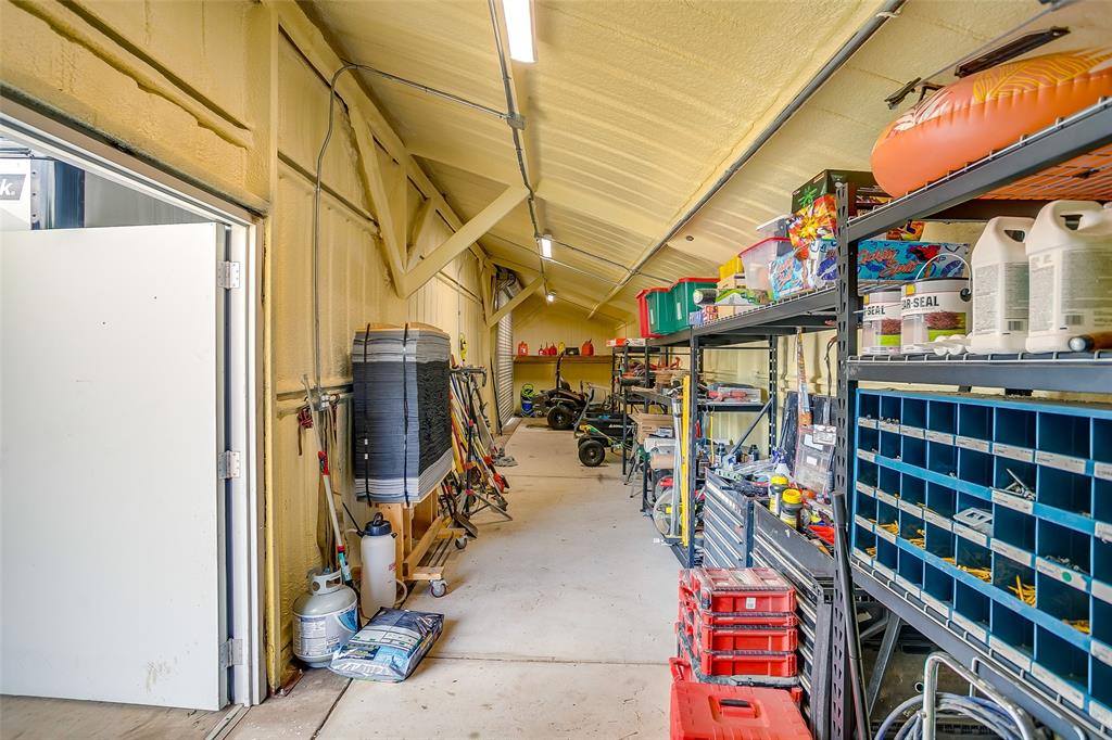 203 County Road 4221, Decatur, TX 76234