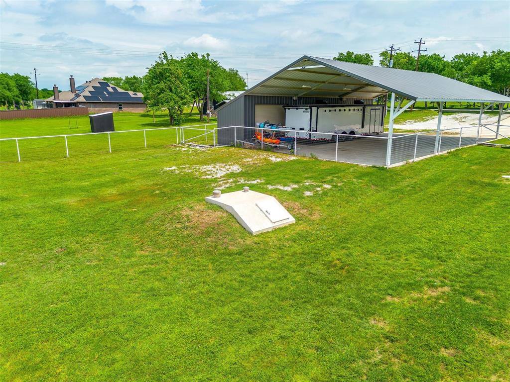 203 County Road 4221, Decatur, TX 76234