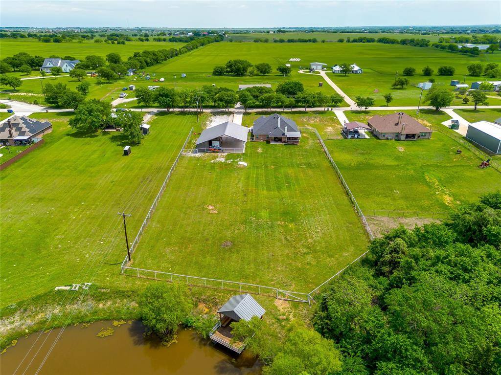 203 County Road 4221, Decatur, TX 76234