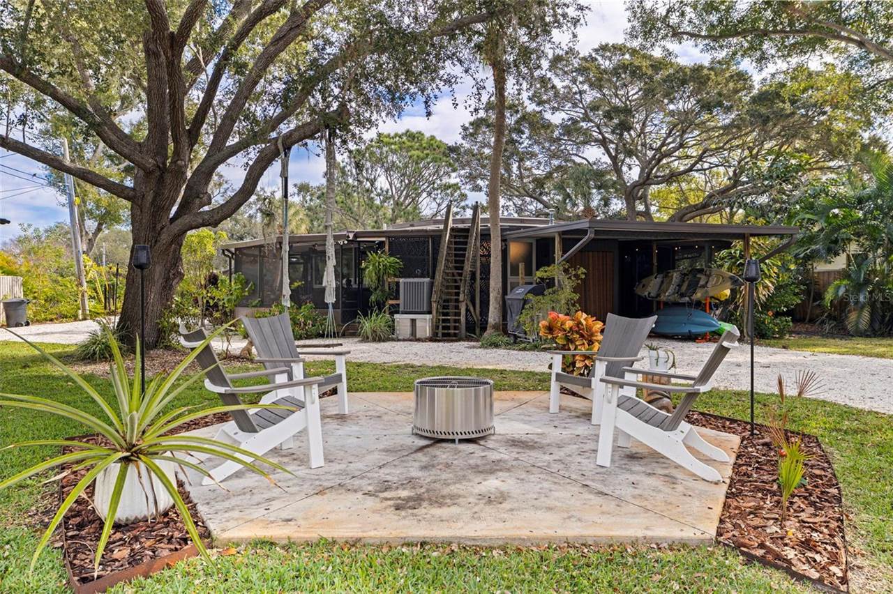 7117 Sunshine Drive South, Saint Petersburg, FL 33705