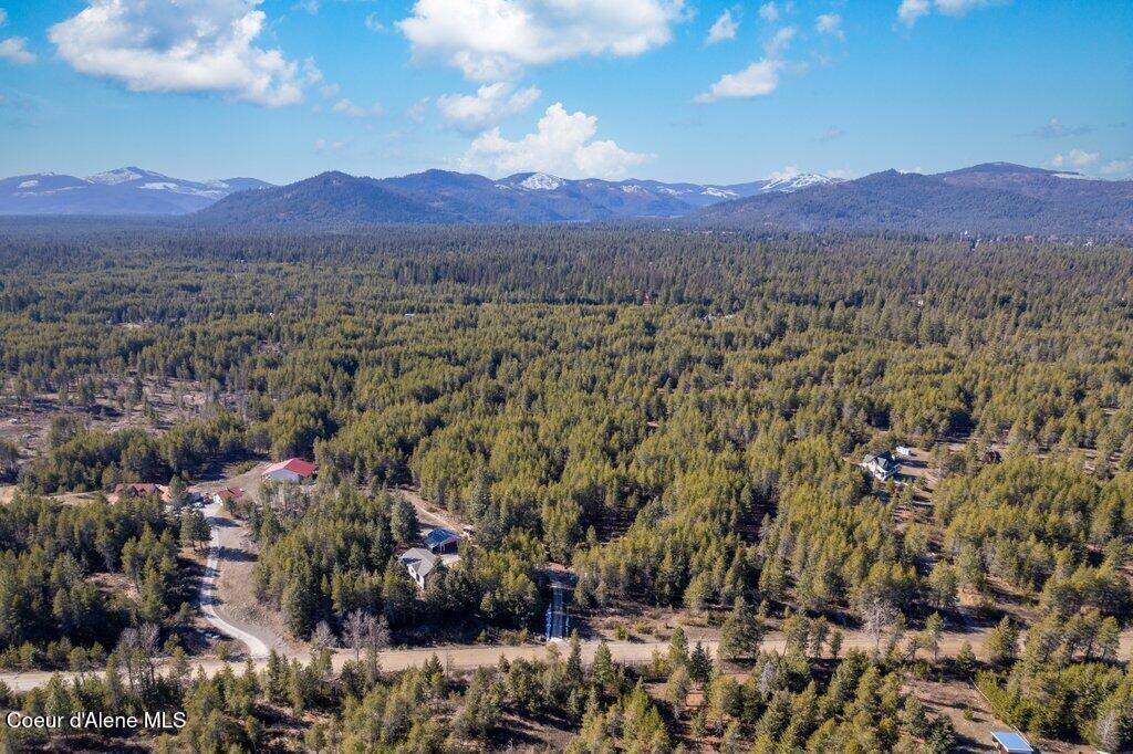 34517 North Hayden Dr, Spirit Lake, ID 83869