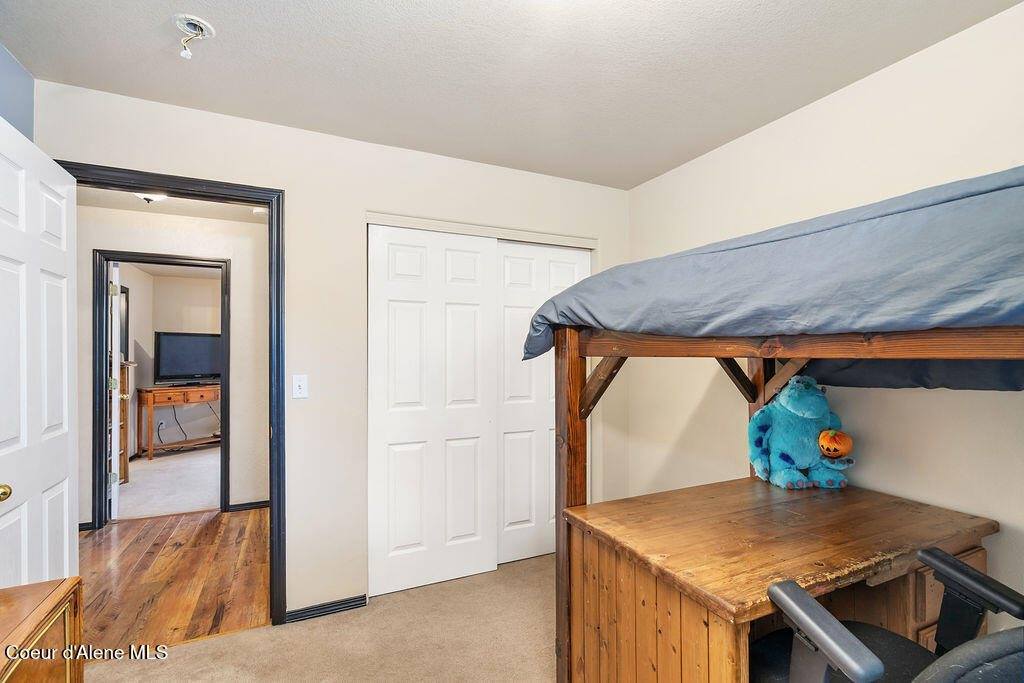 34517 North Hayden Dr, Spirit Lake, ID 83869