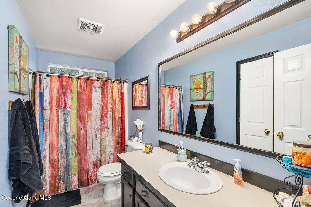 34517 North Hayden Dr, Spirit Lake, ID 83869