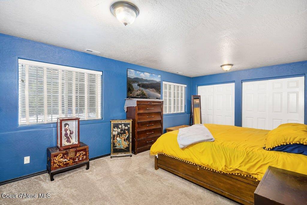 34517 North Hayden Dr, Spirit Lake, ID 83869