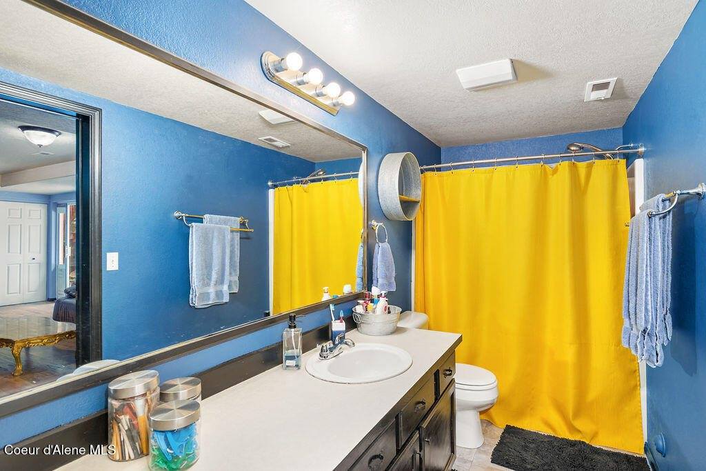 34517 North Hayden Dr, Spirit Lake, ID 83869