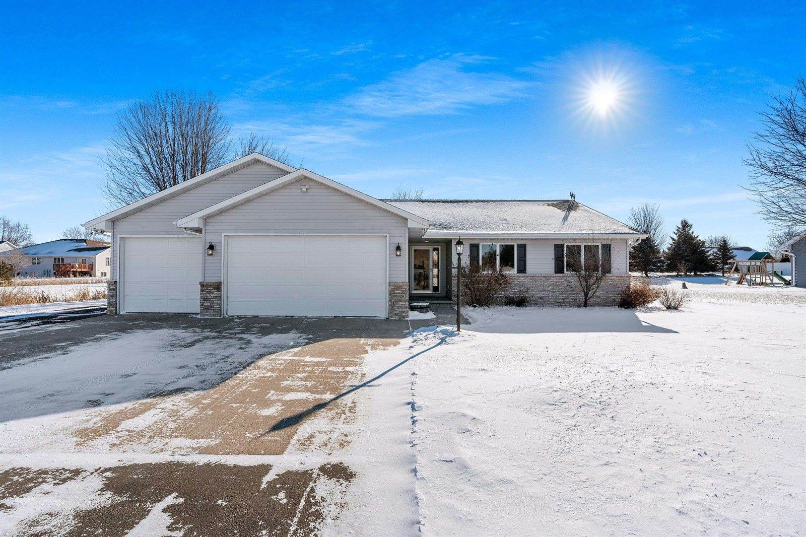 1826 N Lily of The Valley Drive, Greenville, WI 54942