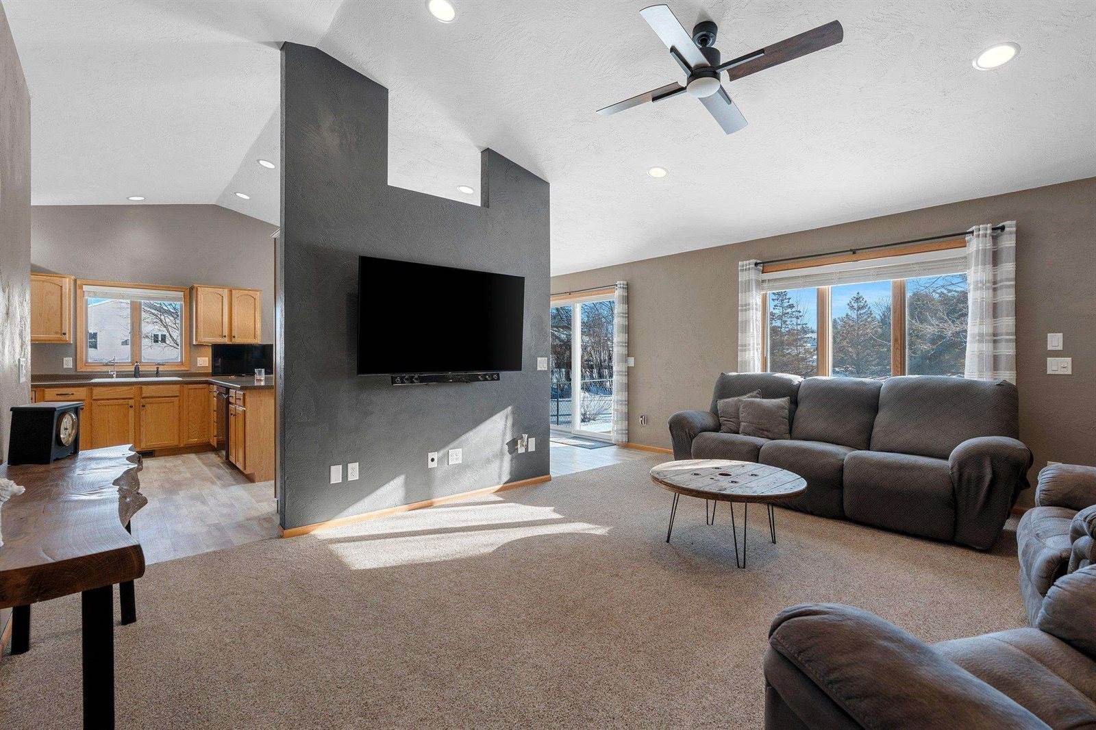 1826 N Lily of The Valley Drive, Greenville, WI 54942