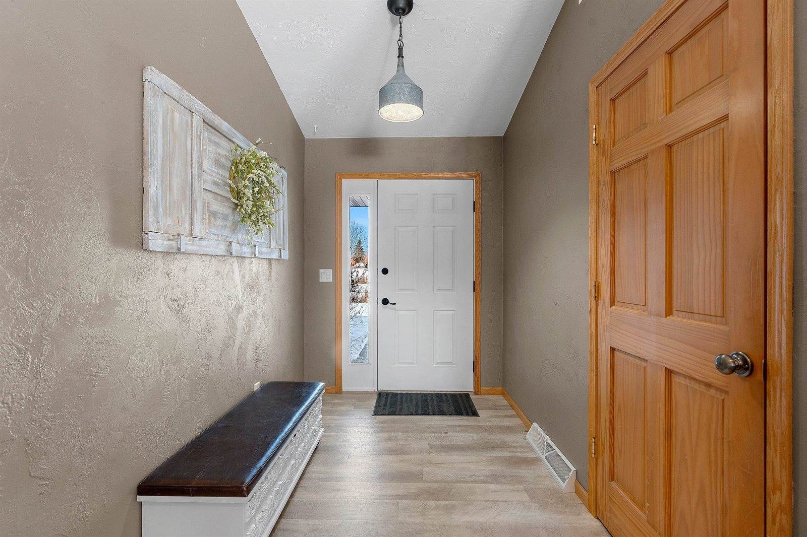 1826 N Lily of The Valley Drive, Greenville, WI 54942