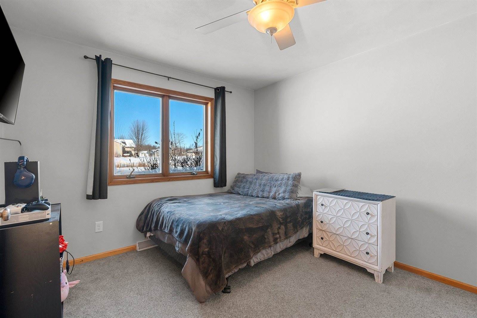 1826 N Lily of The Valley Drive, Greenville, WI 54942