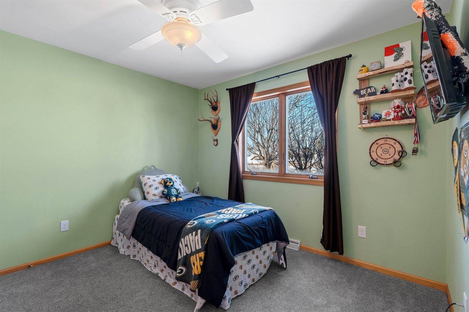 1826 N Lily of The Valley Drive, Greenville, WI 54942