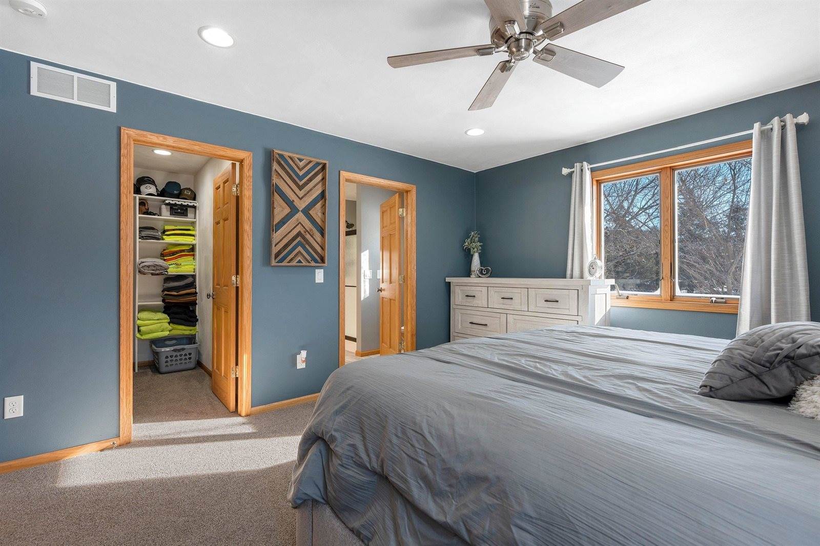 1826 N Lily of The Valley Drive, Greenville, WI 54942