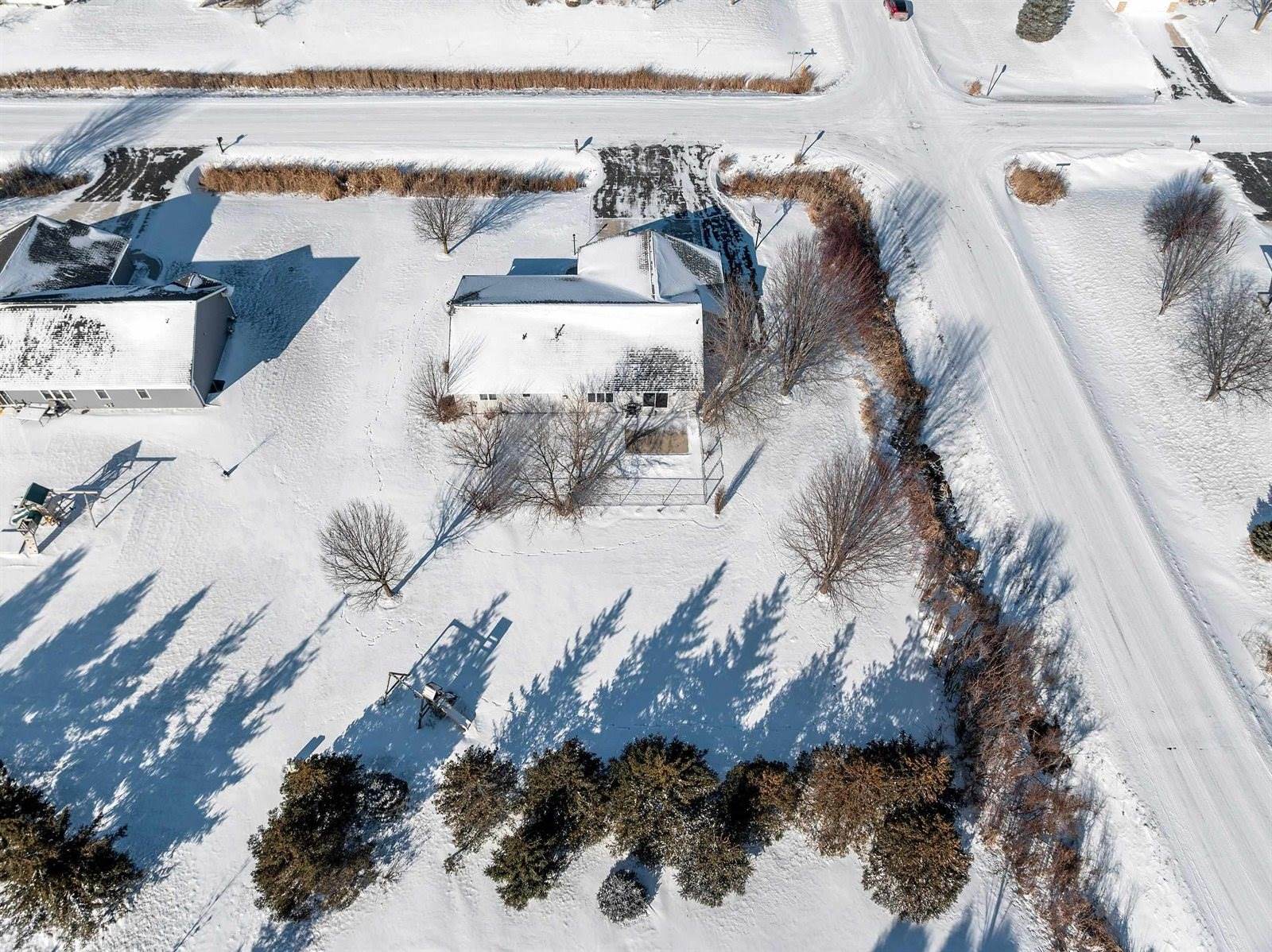 1826 N Lily of The Valley Drive, Greenville, WI 54942