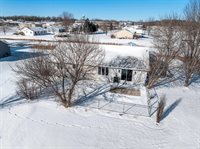 1826 N Lily of The Valley Drive, Greenville, WI 54942