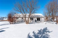 1826 N Lily of The Valley Drive, Greenville, WI 54942