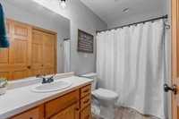 1826 N Lily of The Valley Drive, Greenville, WI 54942