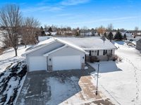 1826 N Lily of The Valley Drive, Greenville, WI 54942