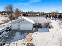 1826 N Lily of The Valley Drive, Greenville, WI 54942