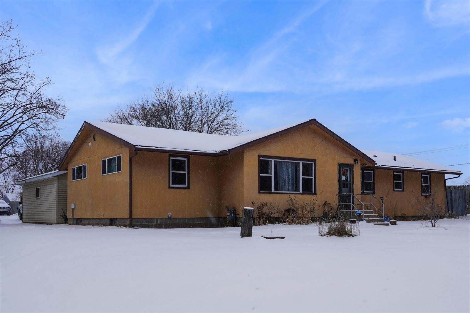3012 Willow Dr, La Crosse, WI 54601