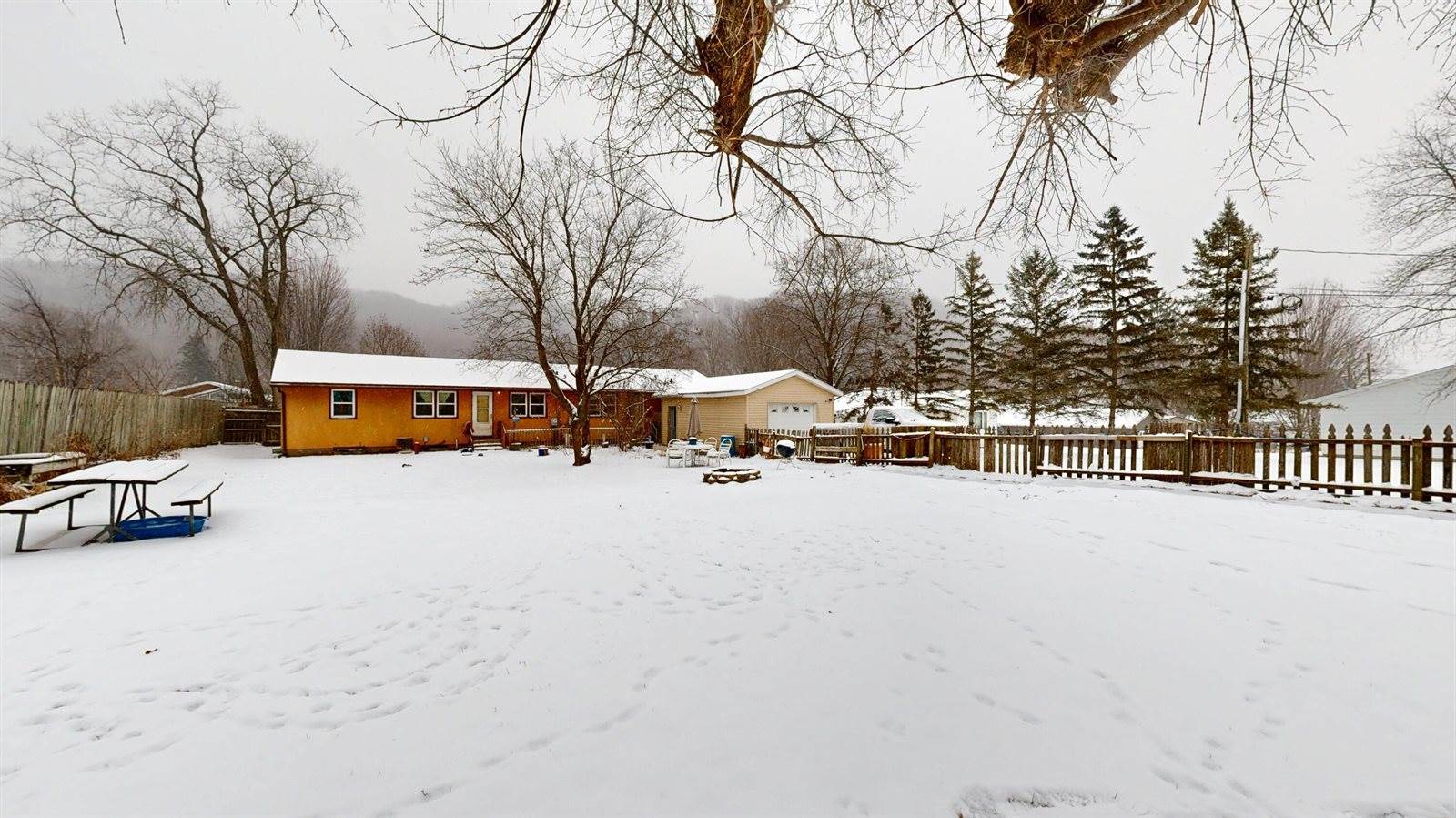 3012 Willow Dr, La Crosse, WI 54601