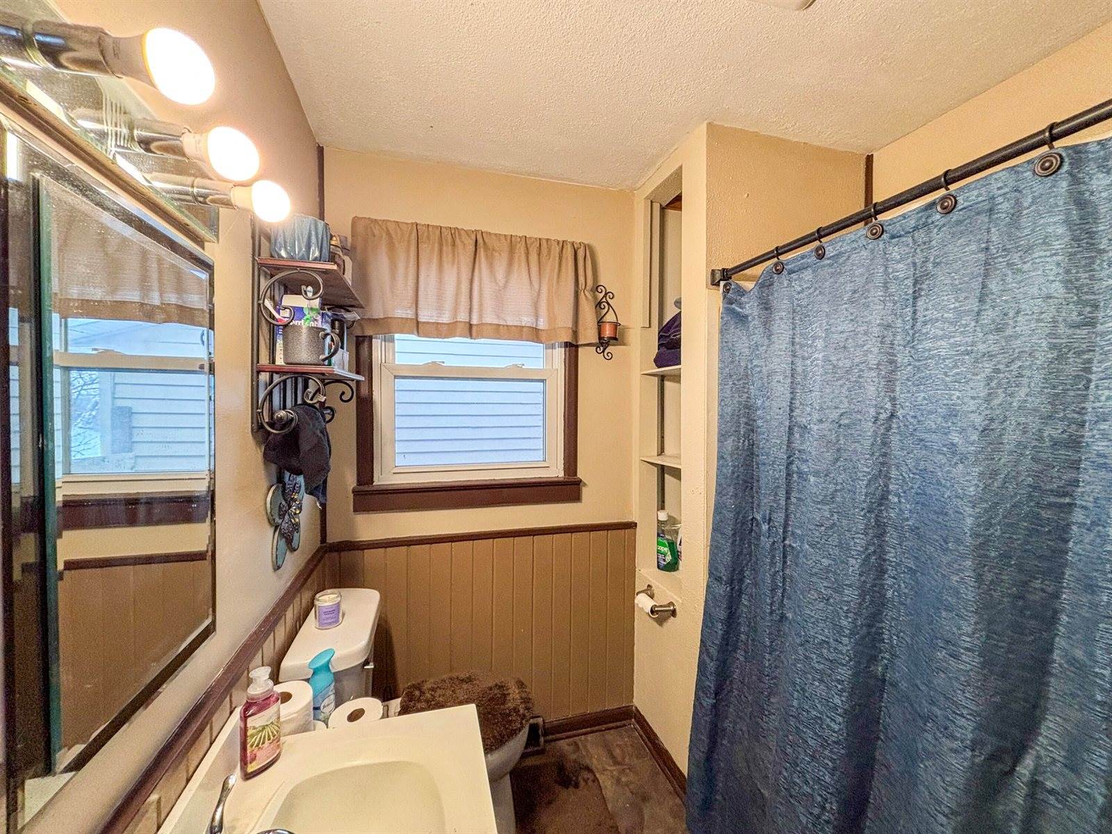 3012 Willow Dr, La Crosse, WI 54601