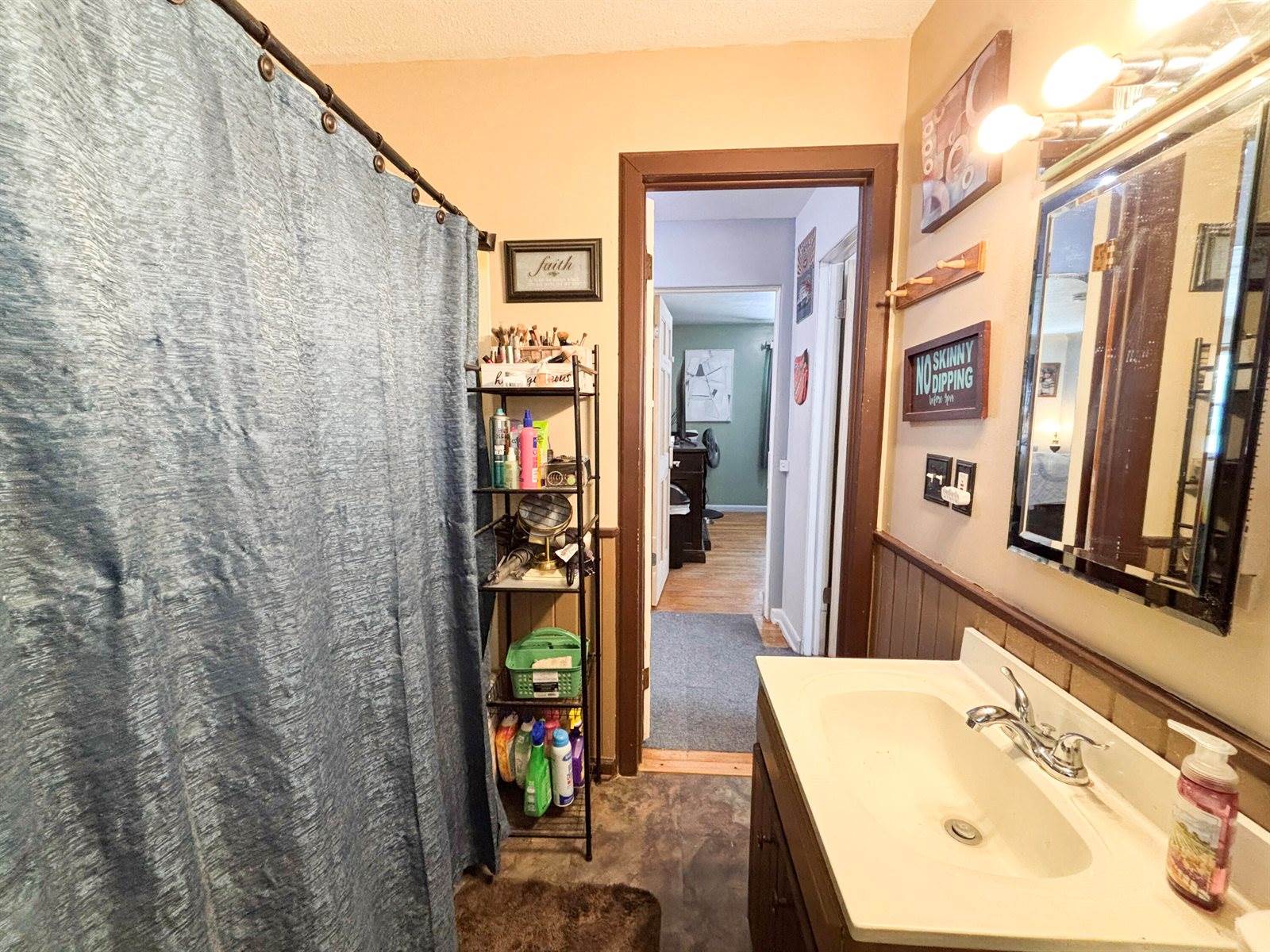 3012 Willow Dr, La Crosse, WI 54601