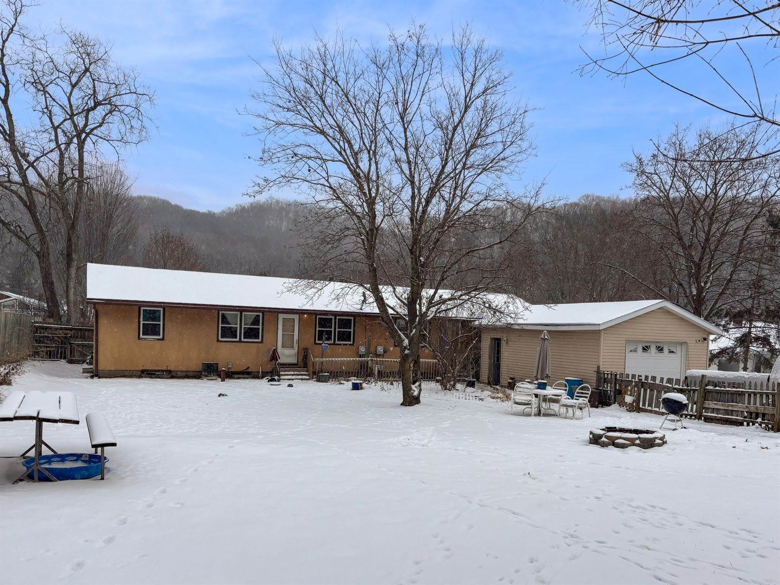 3012 Willow Dr, La Crosse, WI 54601