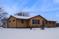 3012 Willow Dr, La Crosse, WI 54601