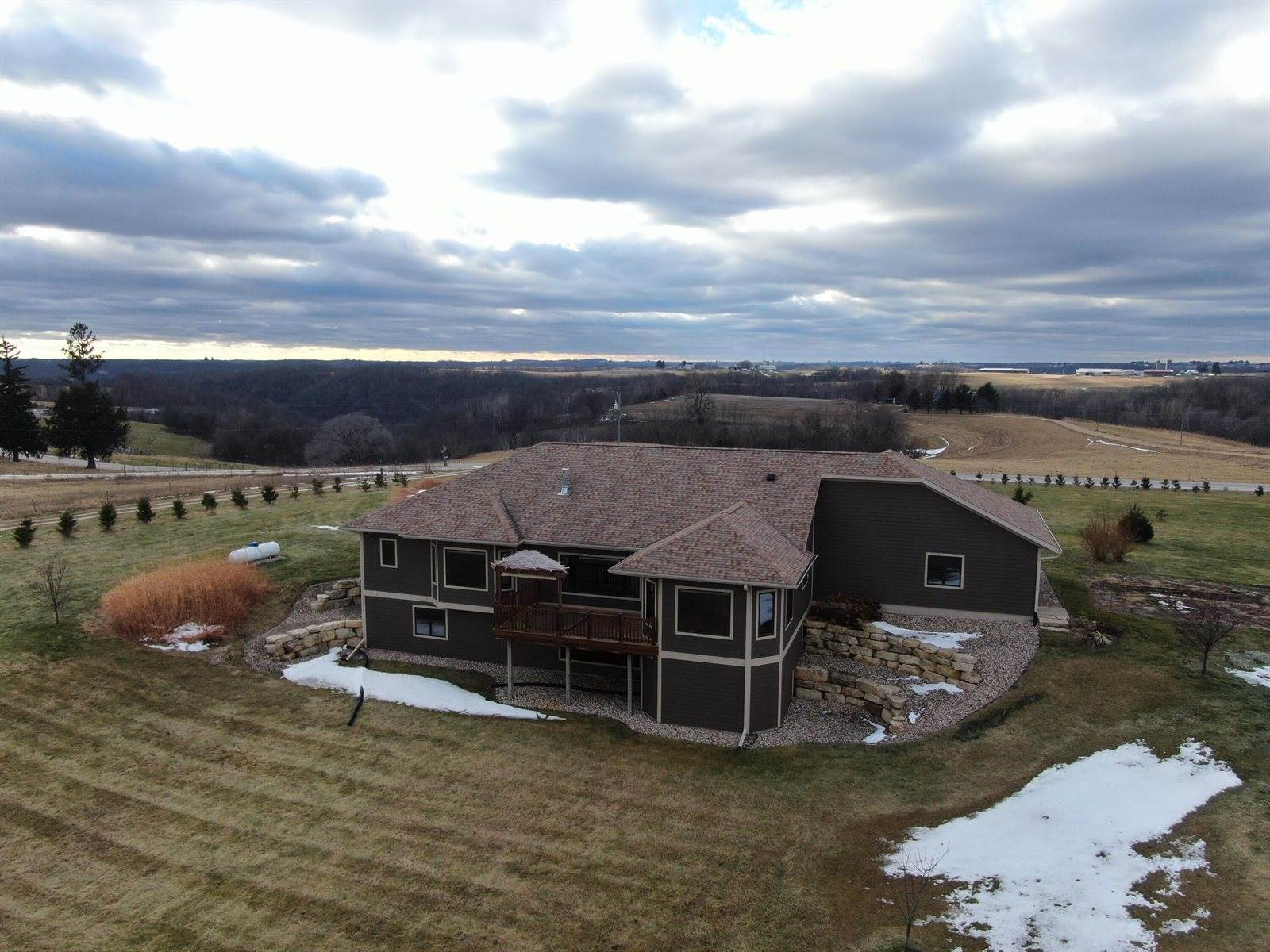 S3358 Hass Ln, Harmony, WI 54665