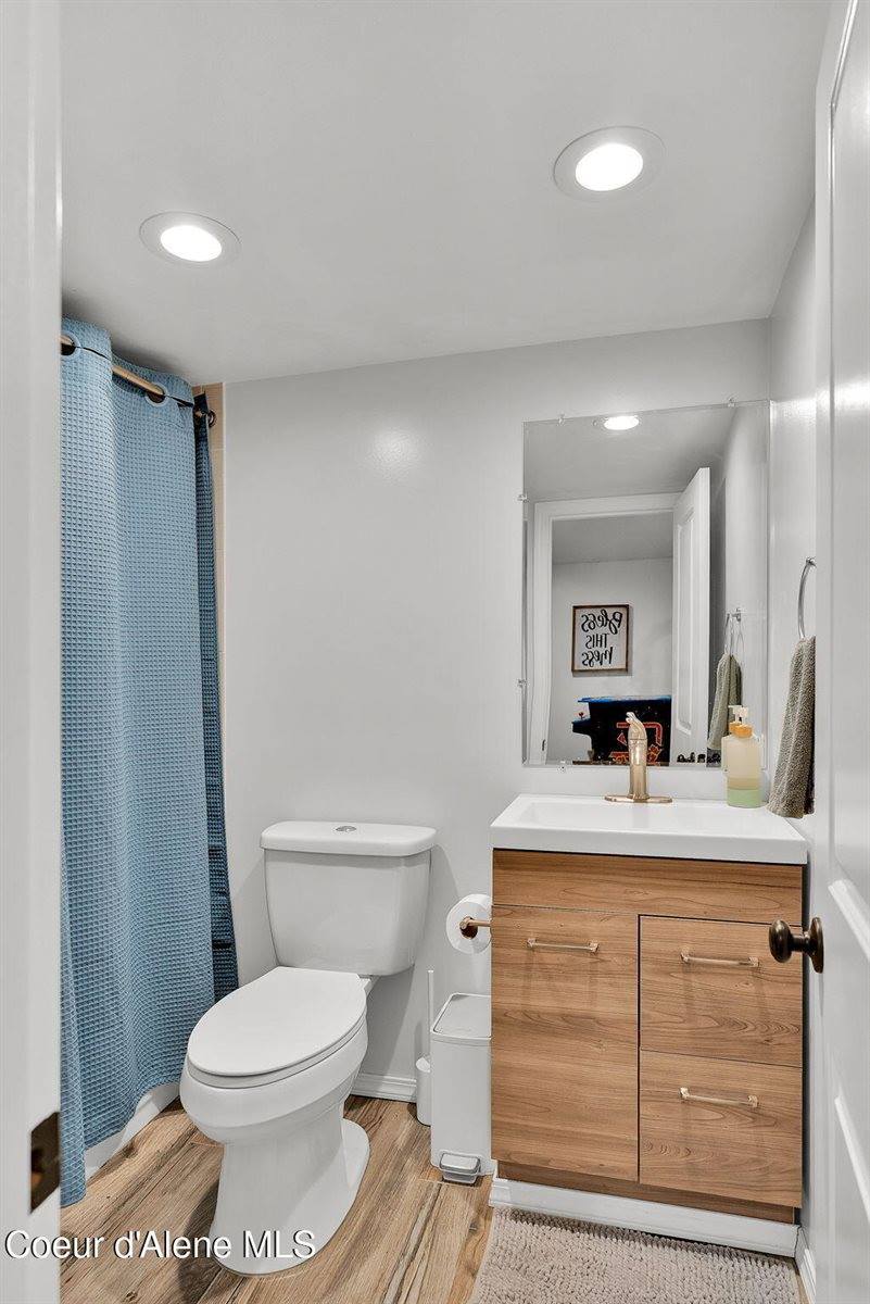 5077 West Nursery Ln, Spirit Lake, ID 83869