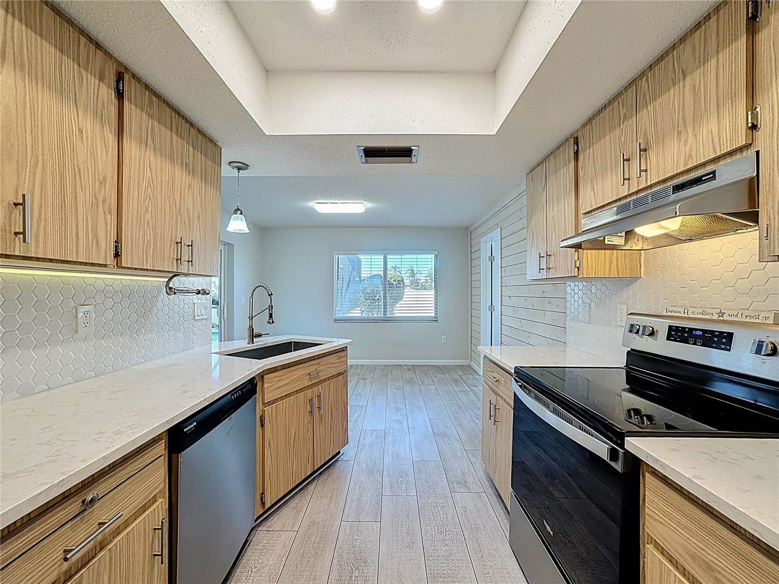 1614 Honey Court, Venice, FL 34293