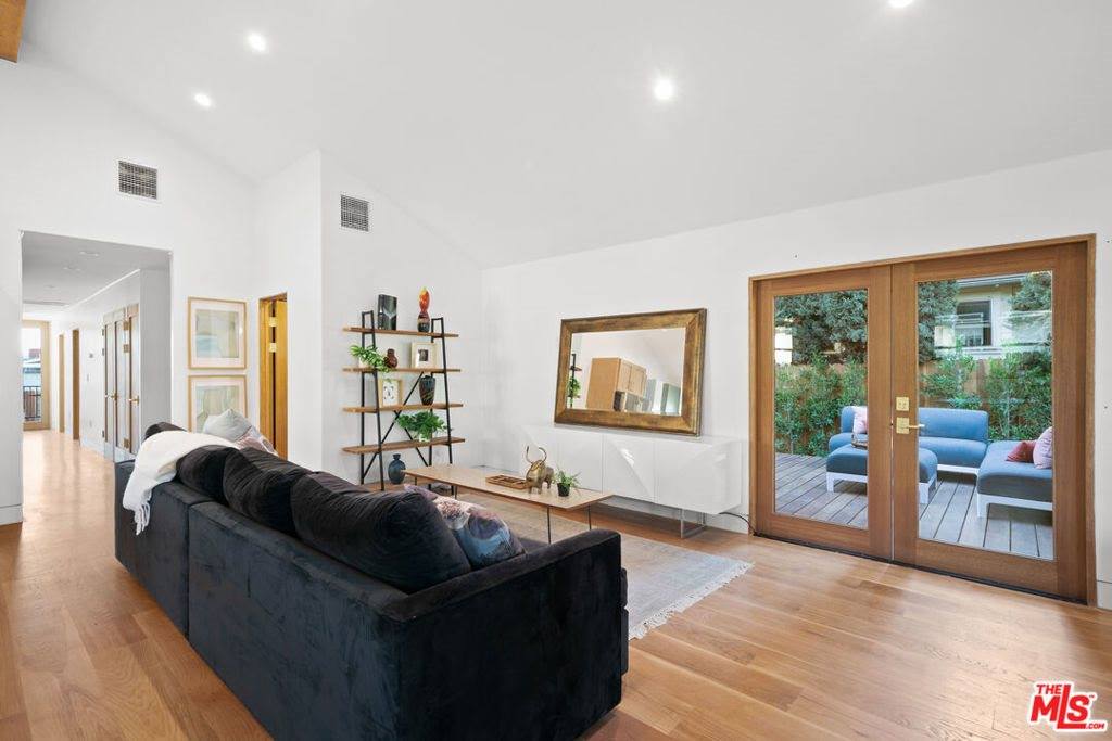 5252 Range View Avenue, Los Angeles, CA 90042