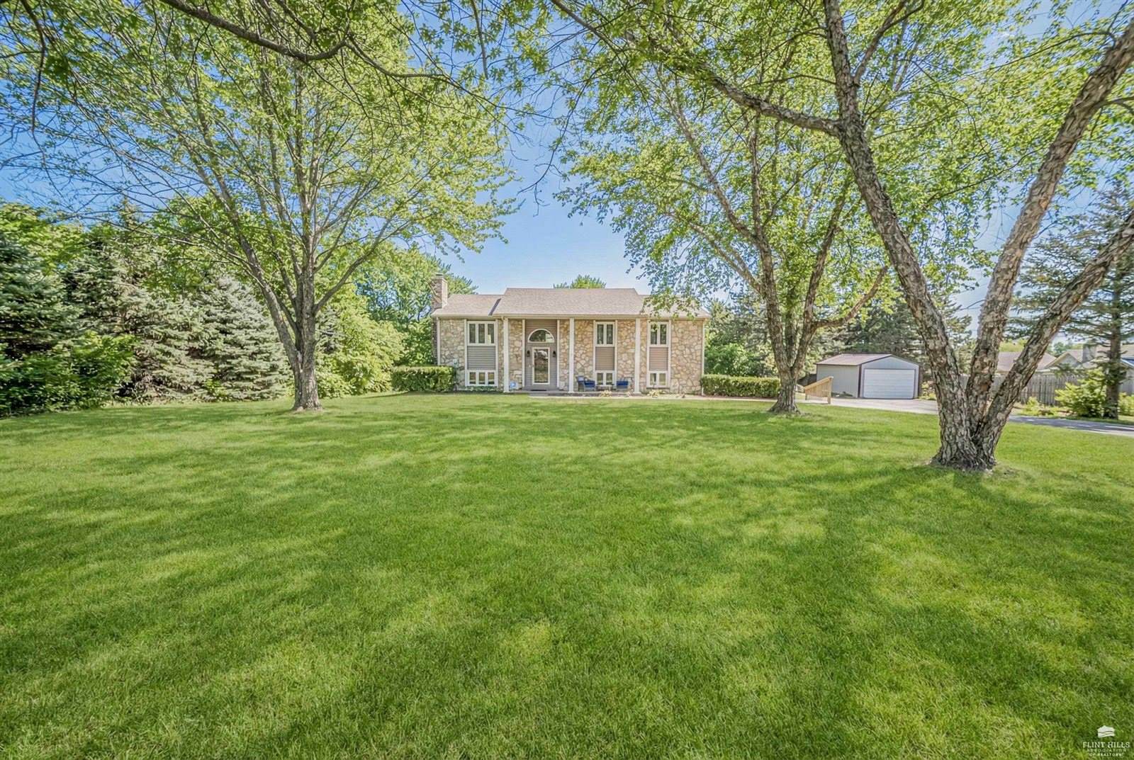 3223 Weaver Drive, Milford, KS 66514