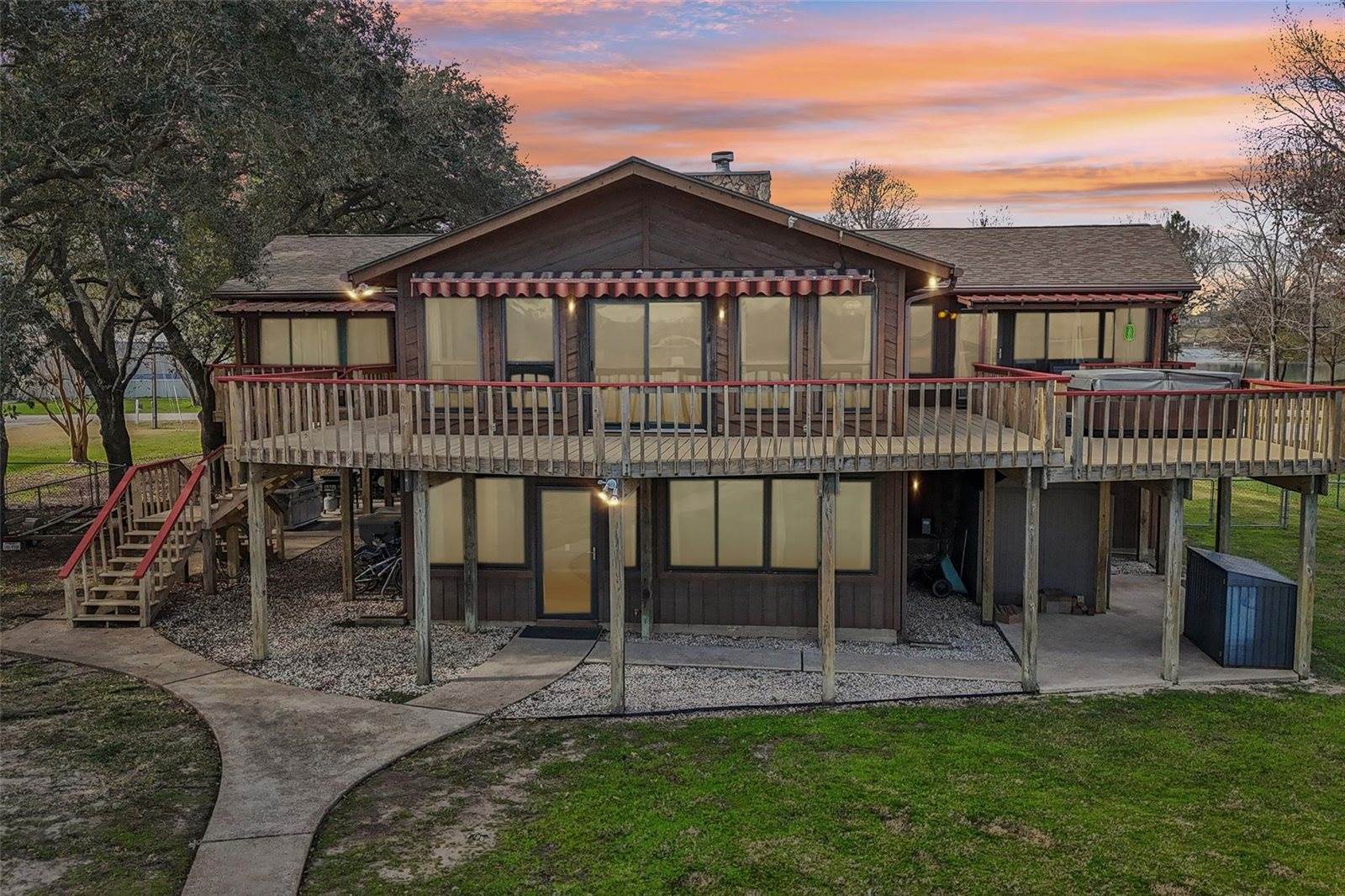 94 Lake View Drive, Huntsville, TX 77320