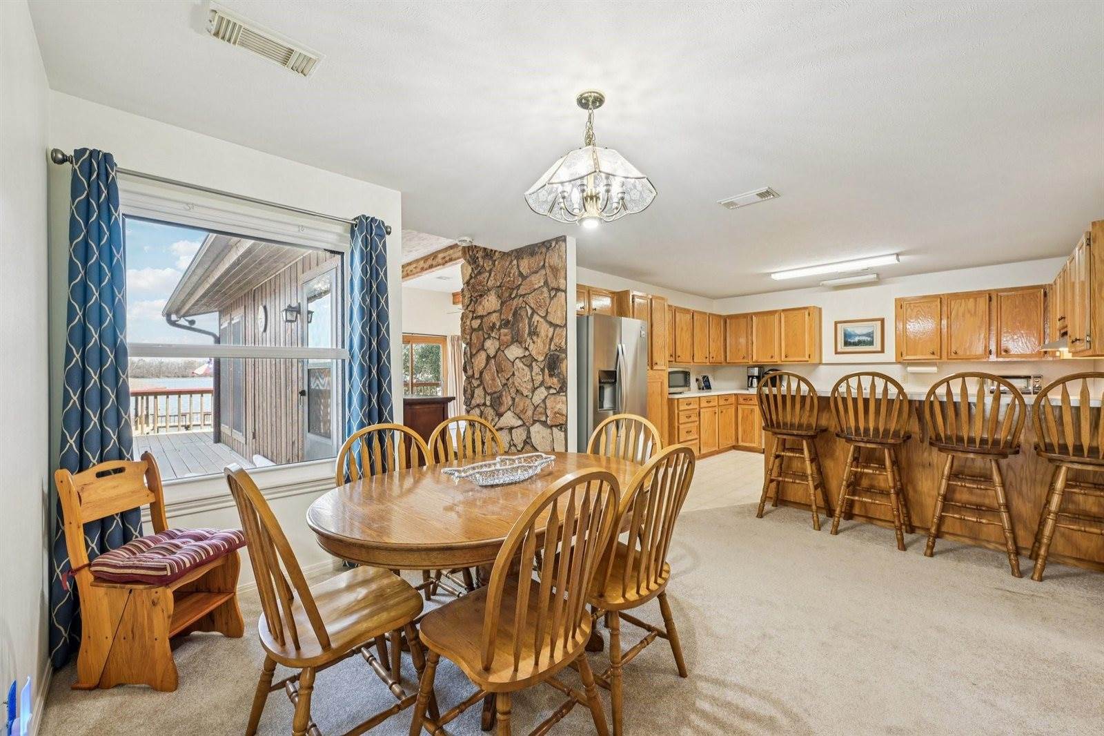 94 Lake View Drive, Huntsville, TX 77320