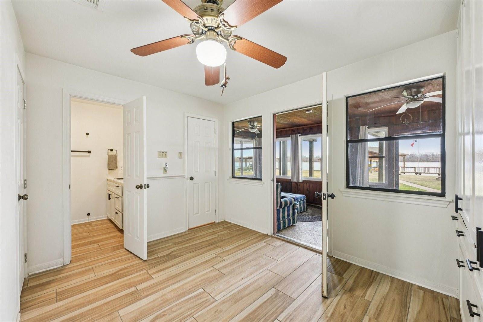 94 Lake View Drive, Huntsville, TX 77320