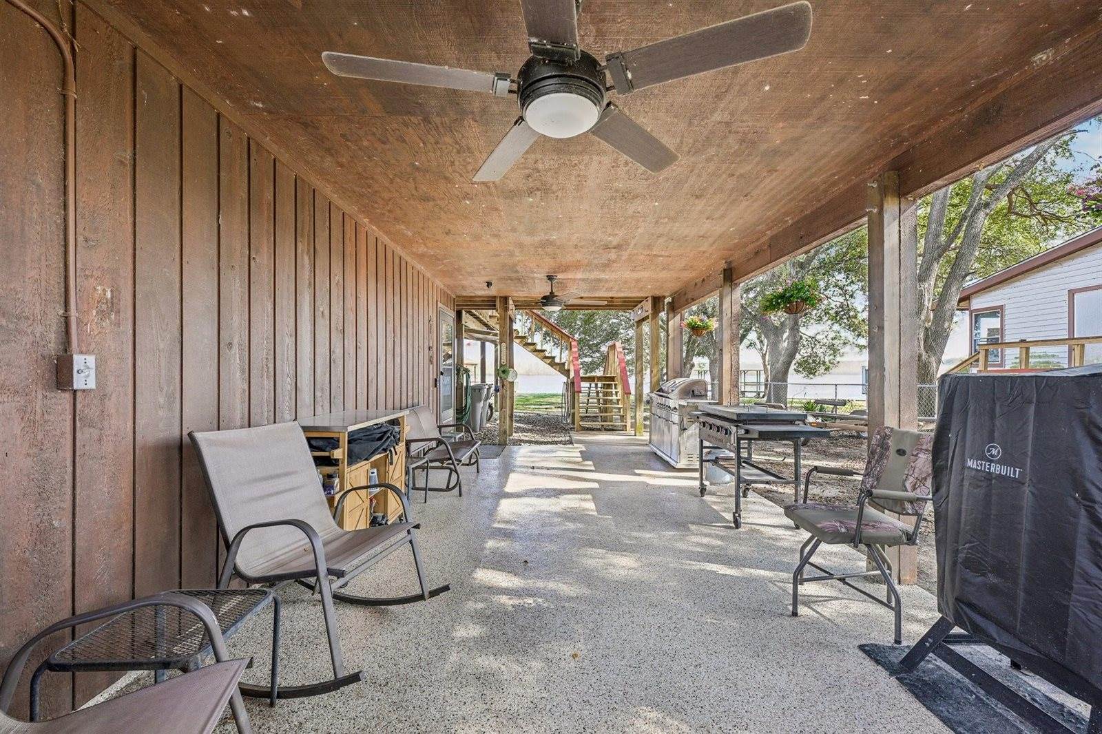 94 Lake View Drive, Huntsville, TX 77320