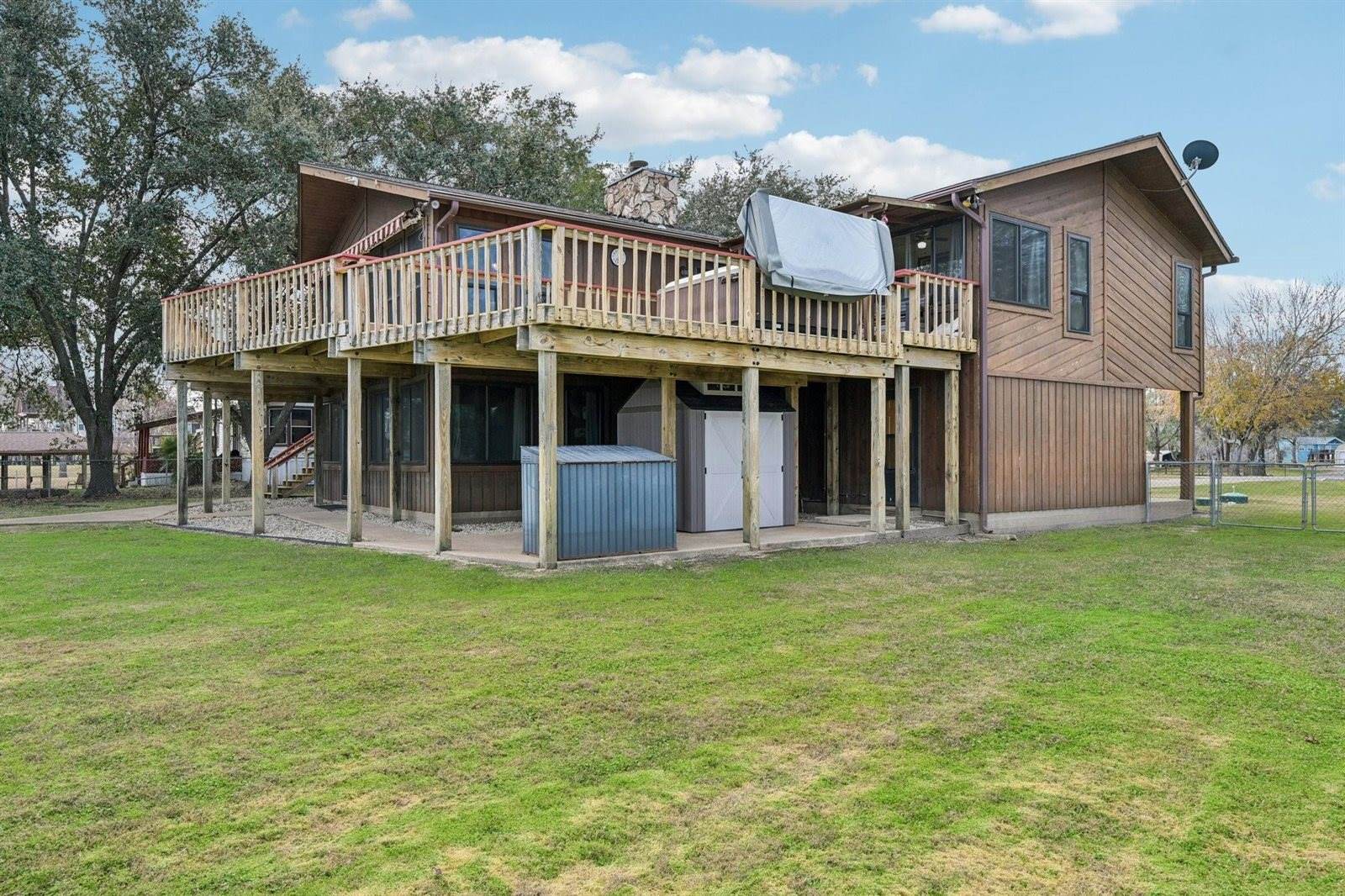 94 Lake View Drive, Huntsville, TX 77320