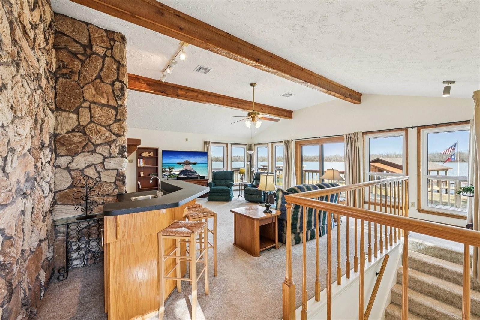 94 Lake View Drive, Huntsville, TX 77320